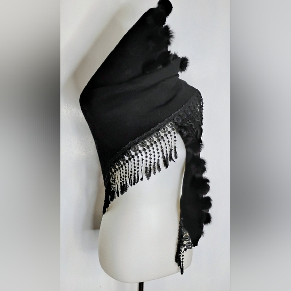 FUR POM POM AND FRINGED WRAP - Picture 8 of 9